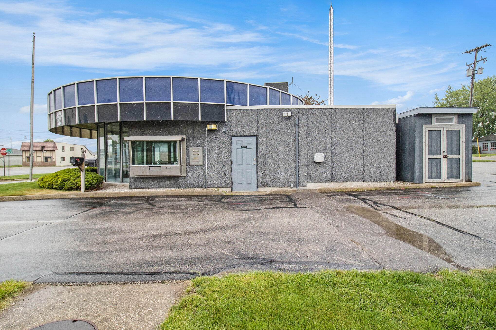 2351 E Us 10 Custer Village MI 49405
