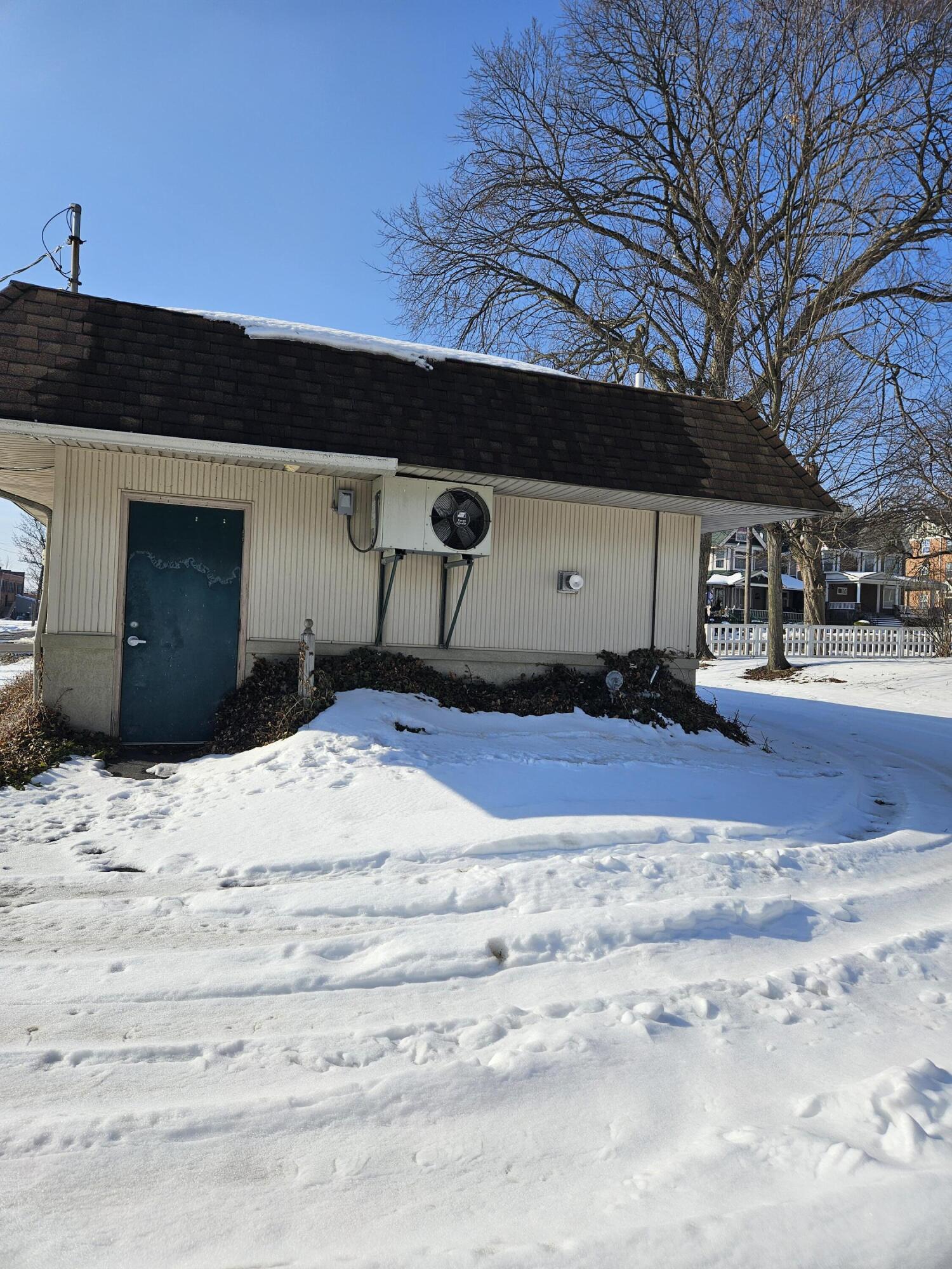 402 N Superior Street Albion City MI 49224