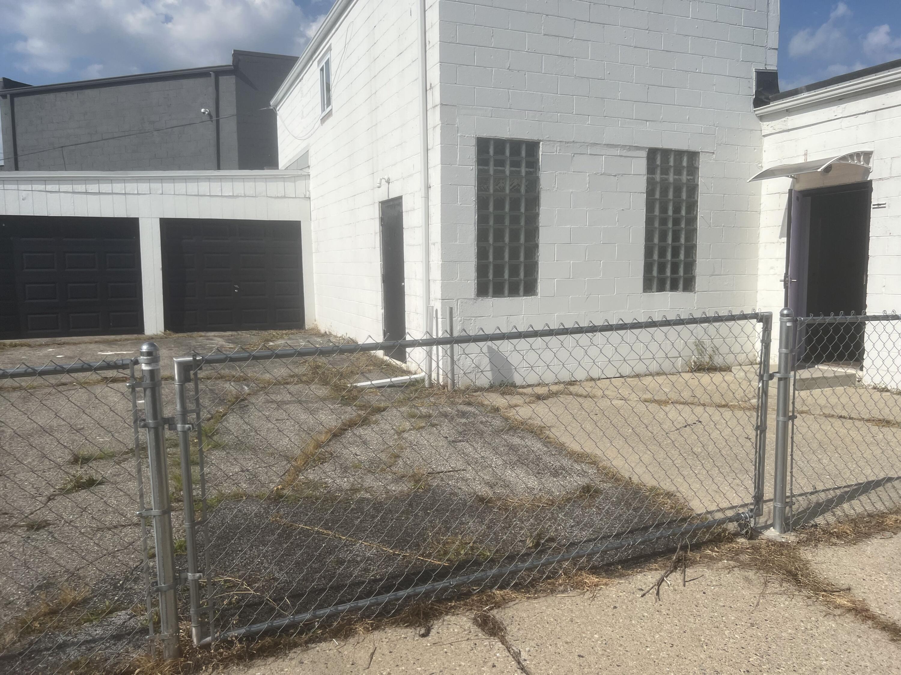 28905 Utica Road S Roseville City MI 48066