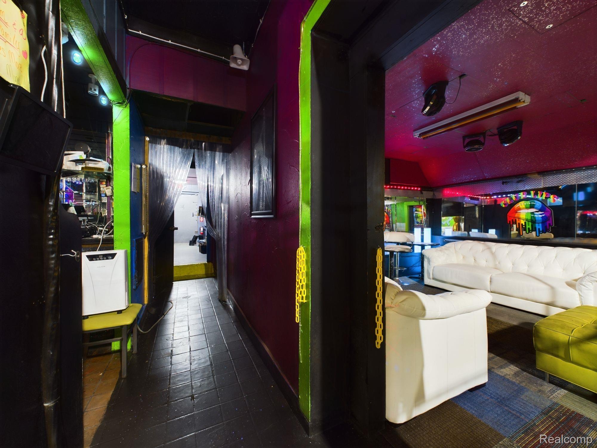 1714 S Saginaw Street Flint City MI 48503