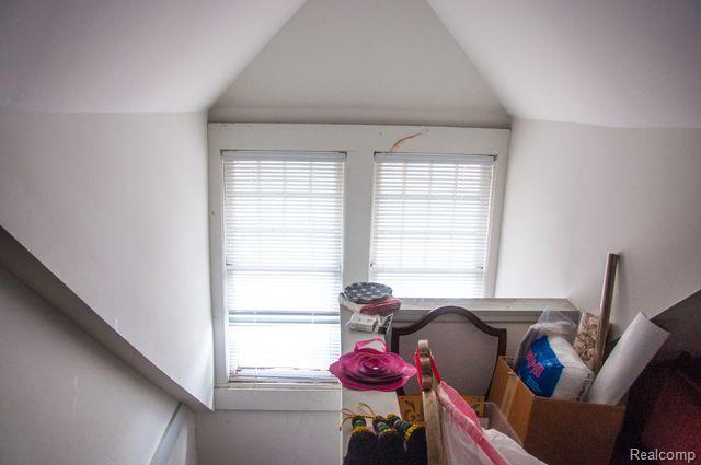118 W 3rd Street Rochester City MI 48307