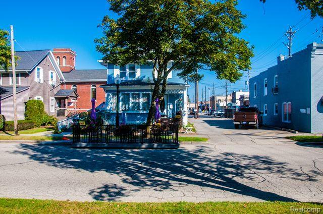 118 W 3rd Street Rochester City MI 48307