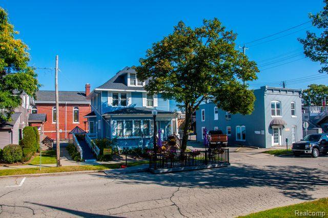 118 W 3rd Street Rochester City MI 48307