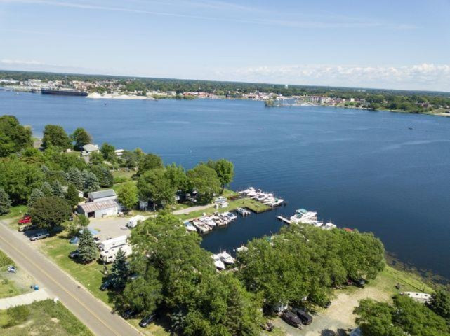 846 S Lakeshore Drive Pere Marquette Charter Township MI 49431