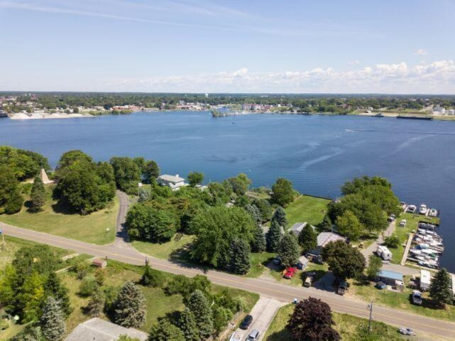 846 S Lakeshore Drive Pere Marquette Charter Township MI 49431