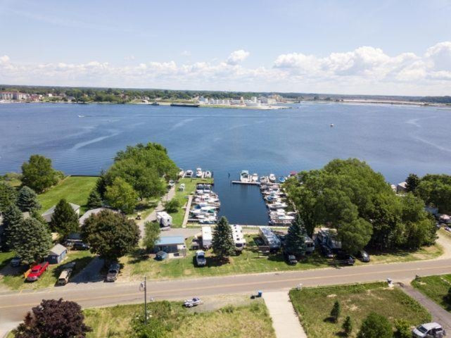 846 S Lakeshore Drive Pere Marquette Charter Township MI 49431