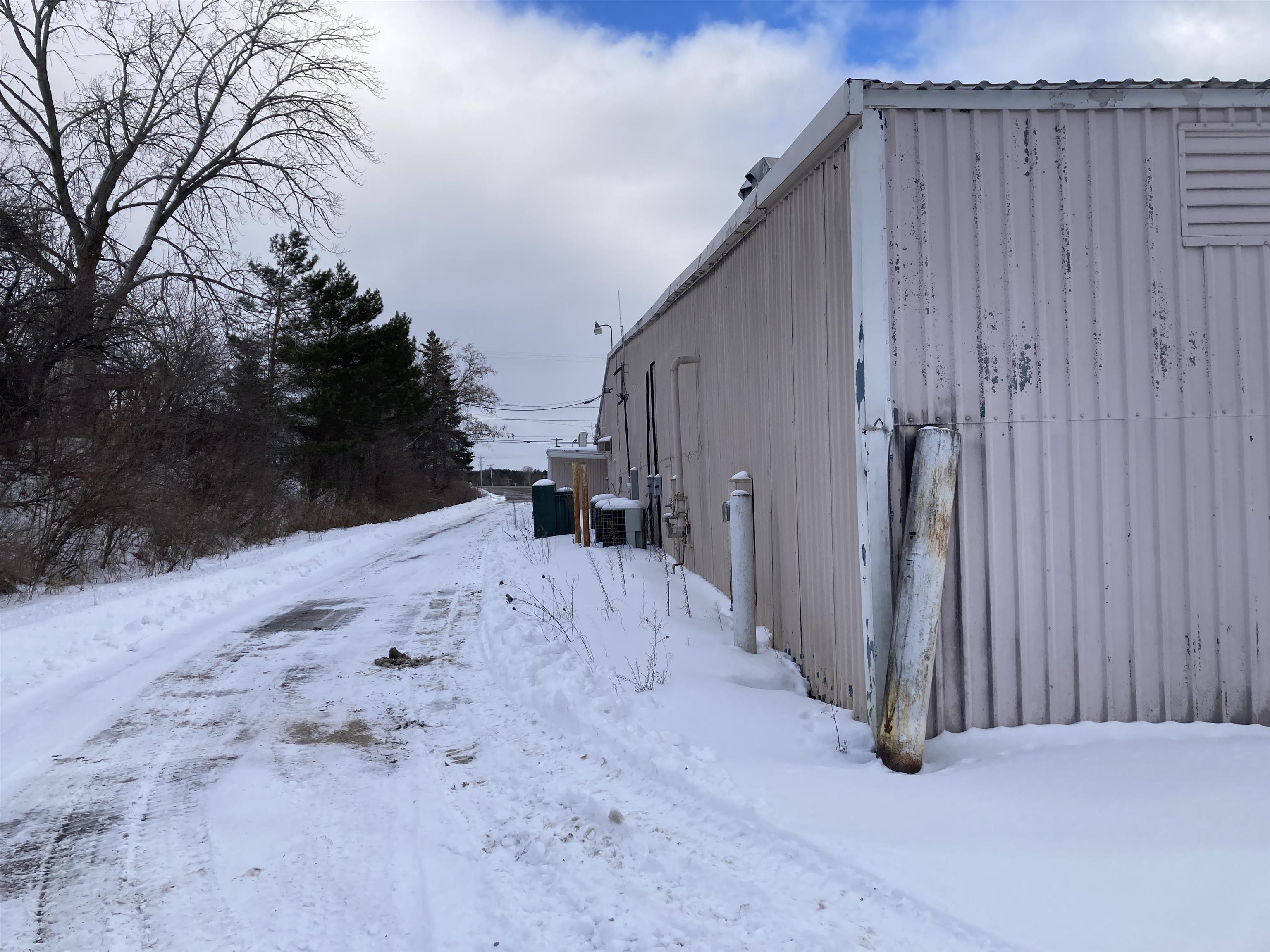 2761 N M-33 Cumming Township MI 48654