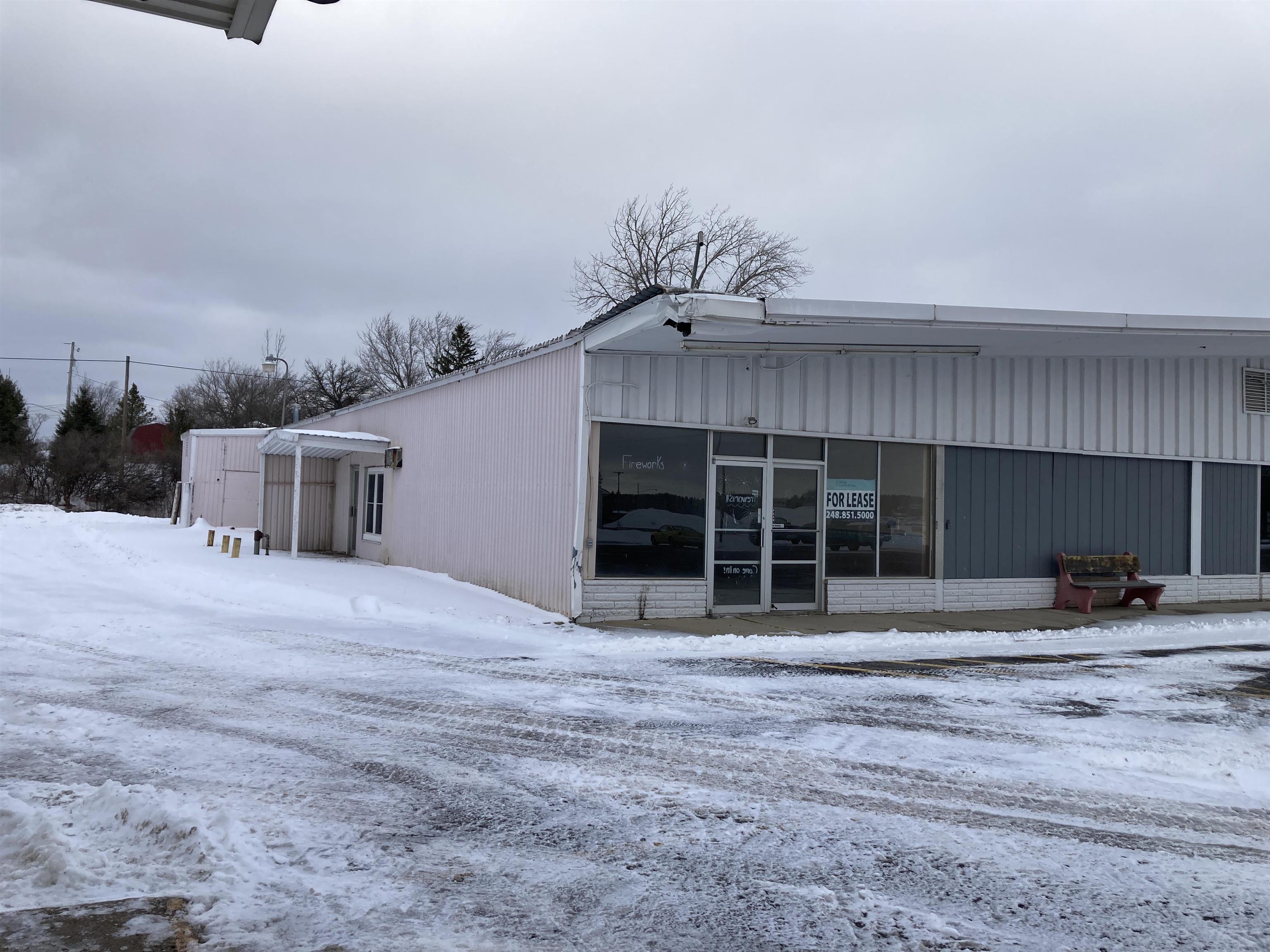 2761 N M-33 Cumming Township MI 48654