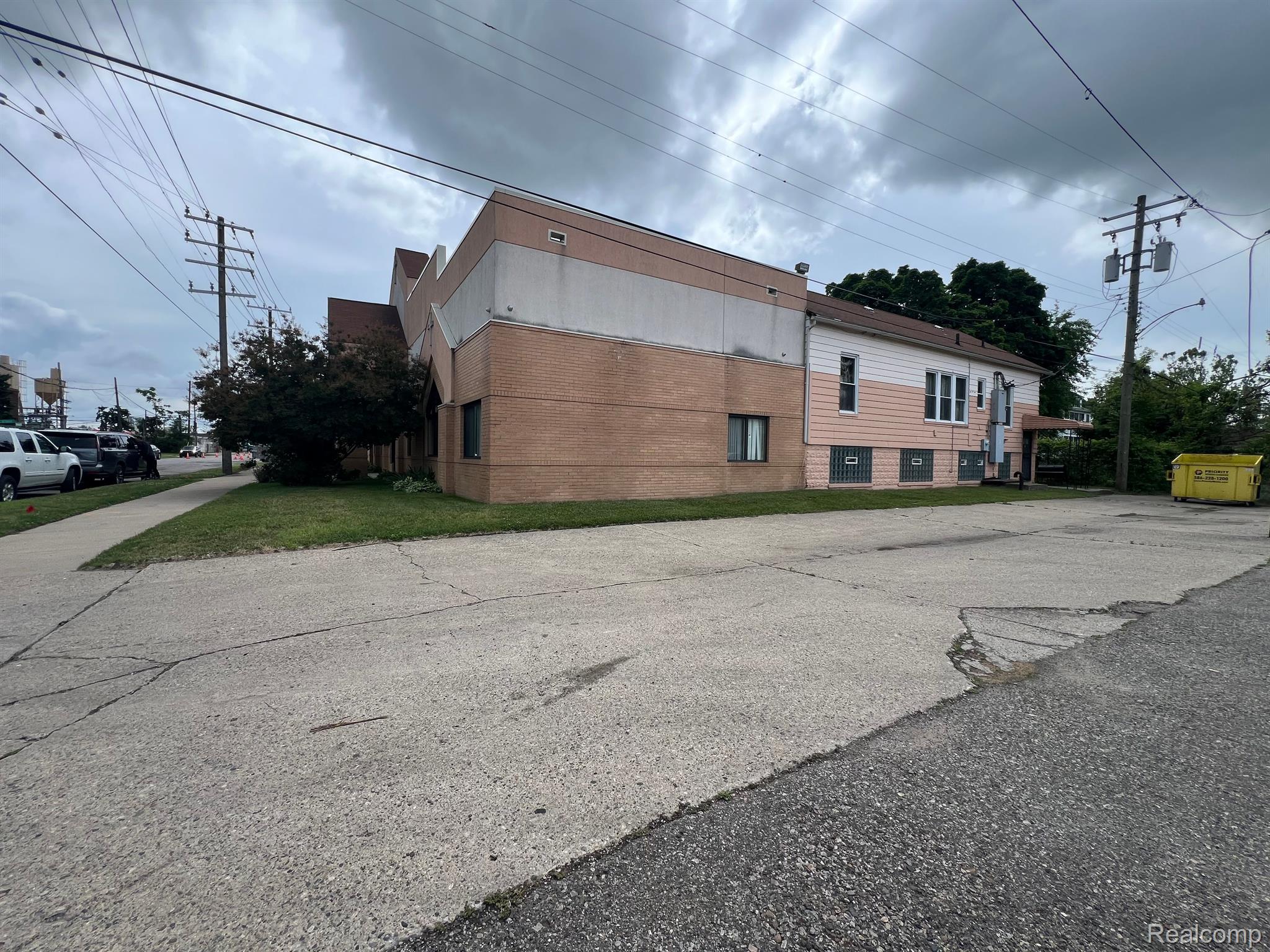 6100 - 6138 E Nevada Street E Detroit City MI 48234