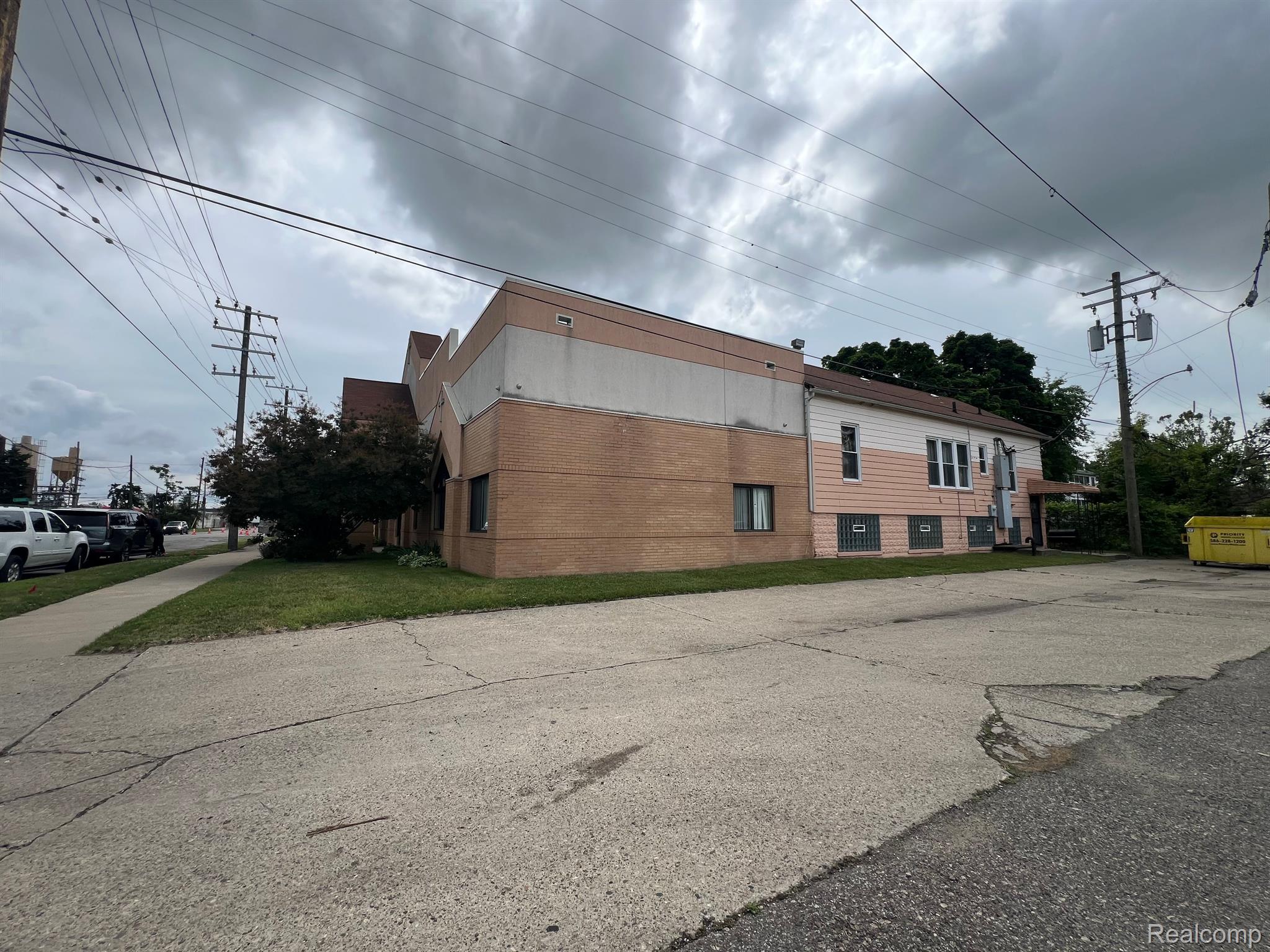 6100 - 6138 E Nevada Street E Detroit City MI 48234