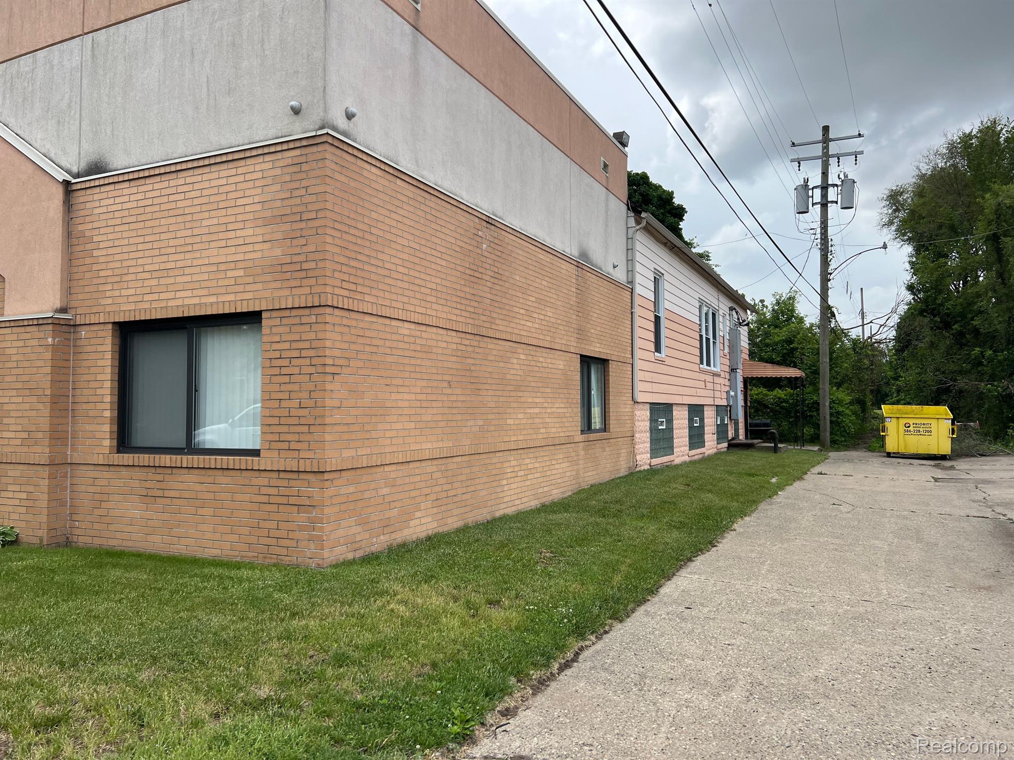 6100 - 6138 E Nevada Street E Detroit City MI 48234