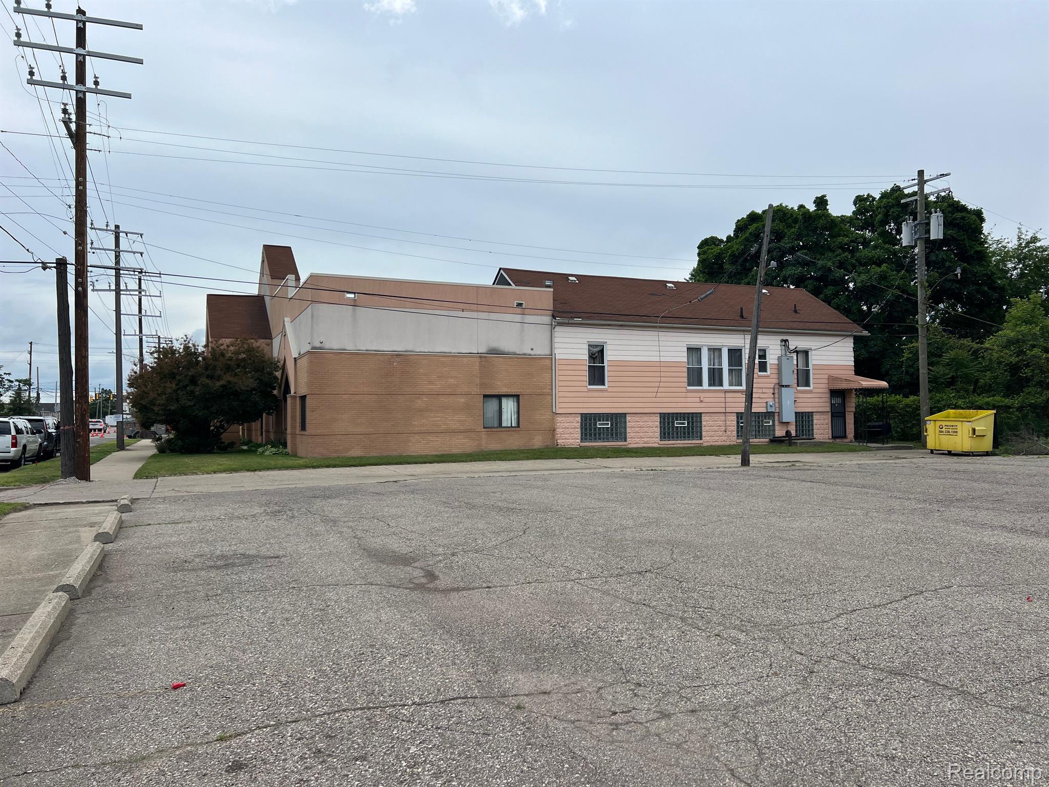 6100 - 6138 E Nevada Street E Detroit City MI 48234
