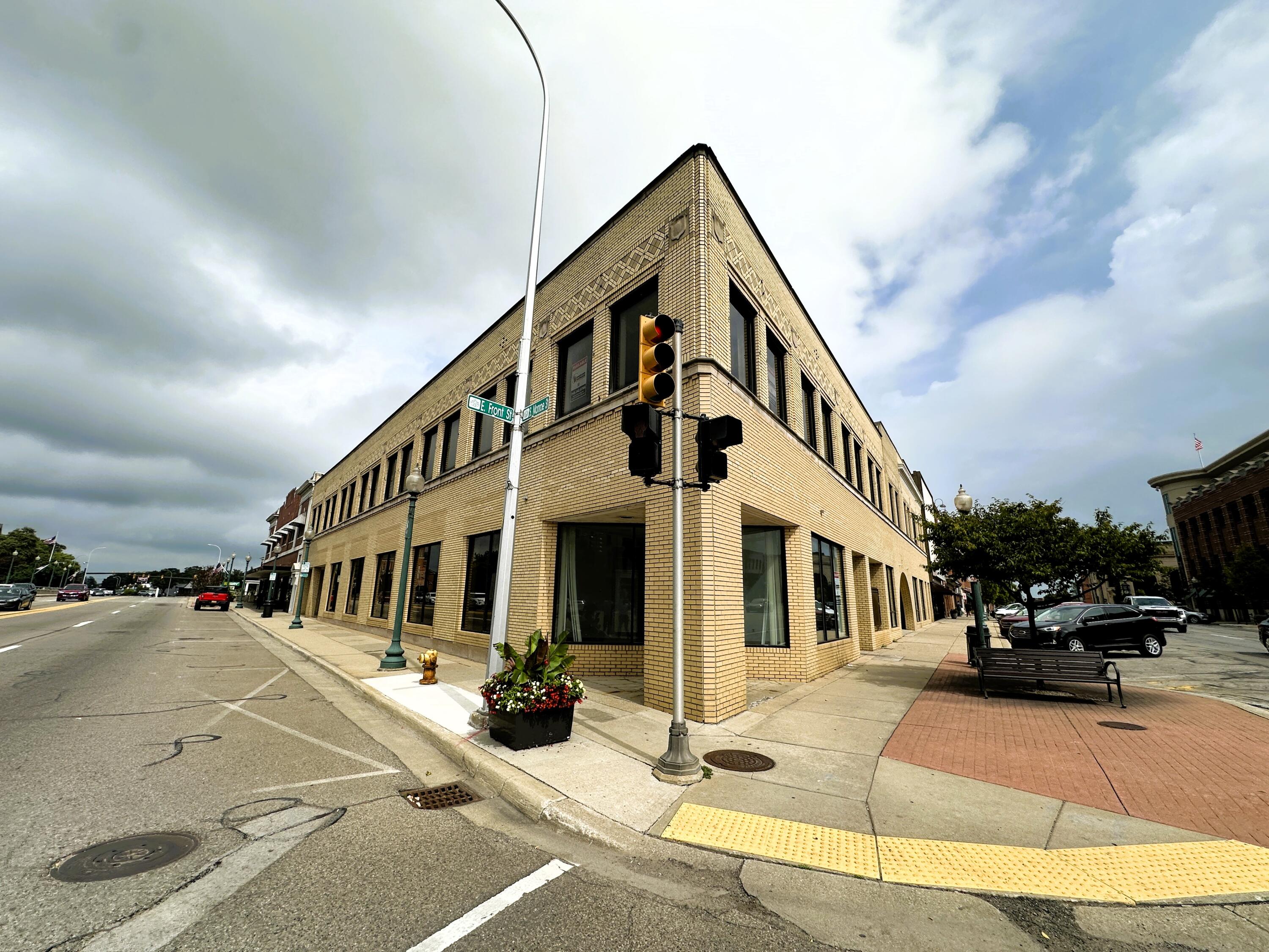 25 S Monroe Street Monroe City MI 48161