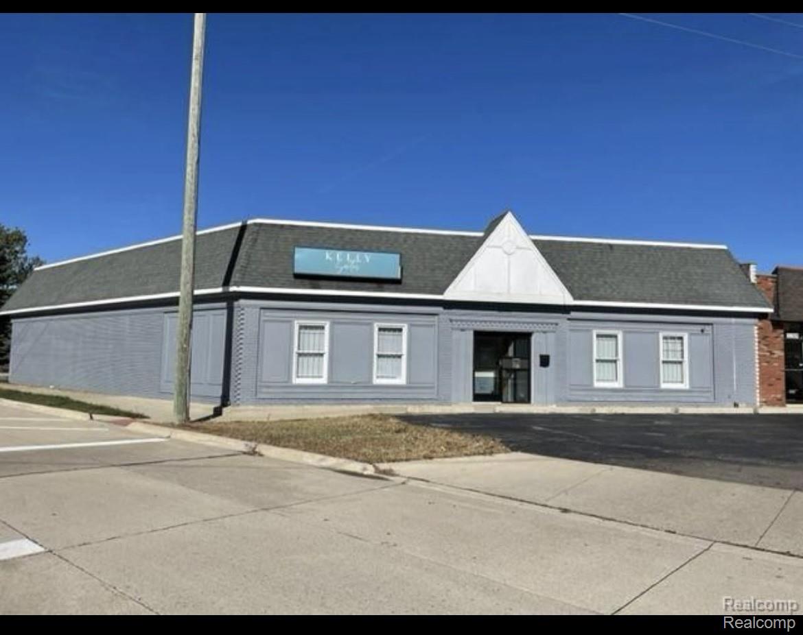 22301 Kelly Road Eastpointe City MI 48021