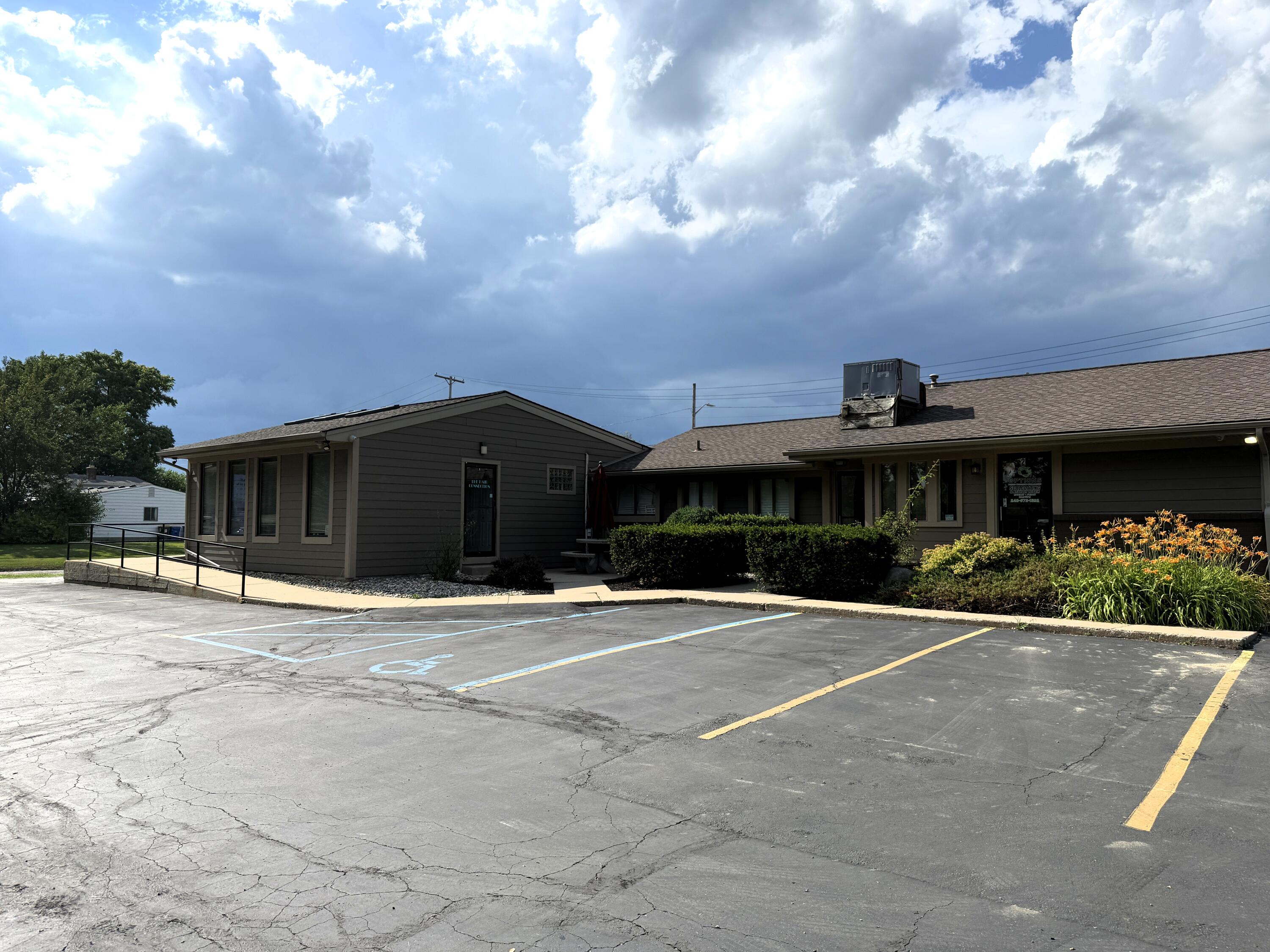 5685 Highland Road Waterford Charter Township MI 48327