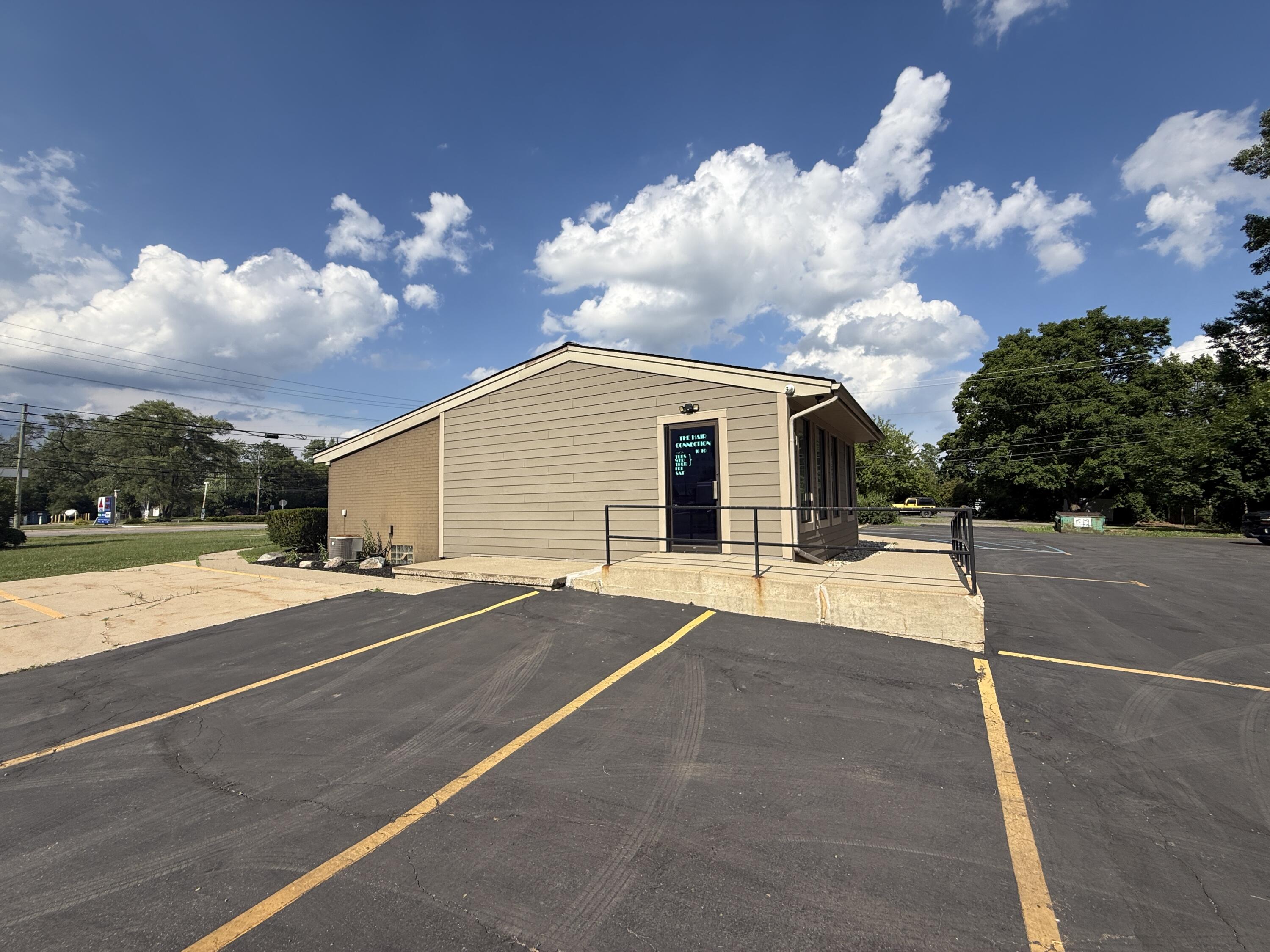 5685 Highland Road Waterford Charter Township MI 48327