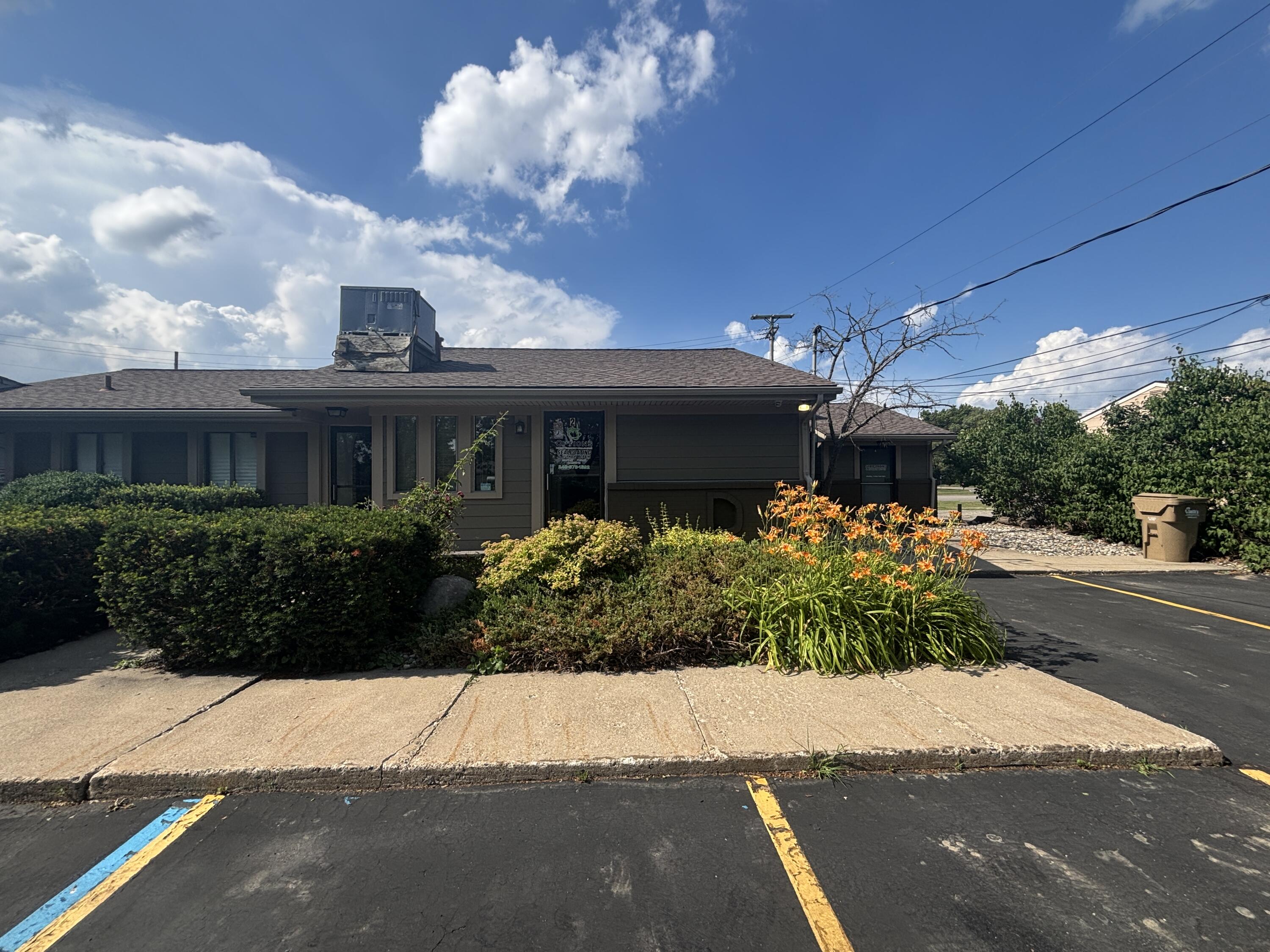 5685 Highland Road Waterford Charter Township MI 48327