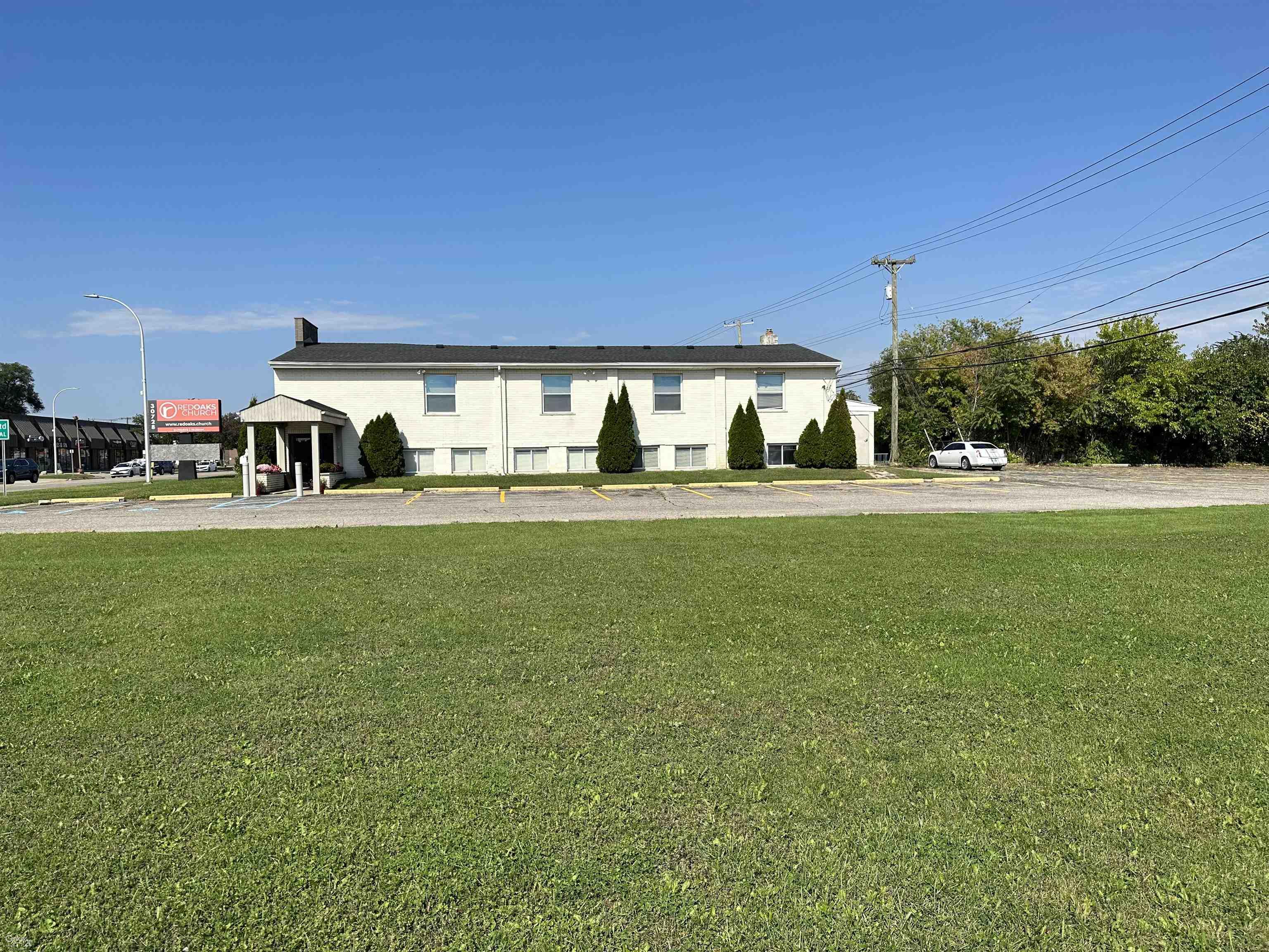 30728 John R Road Madison Heights City MI 48071