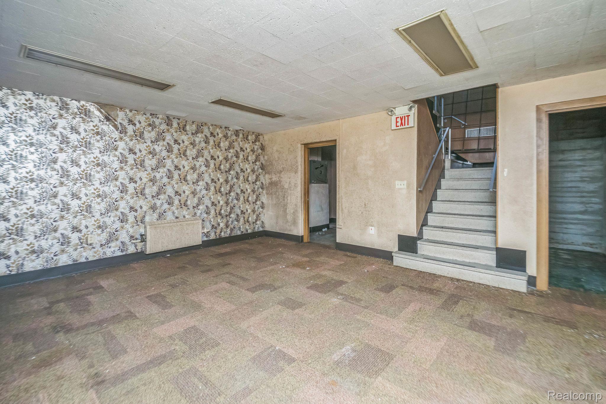 43 W Laketon Avenue Muskegon City MI 49441