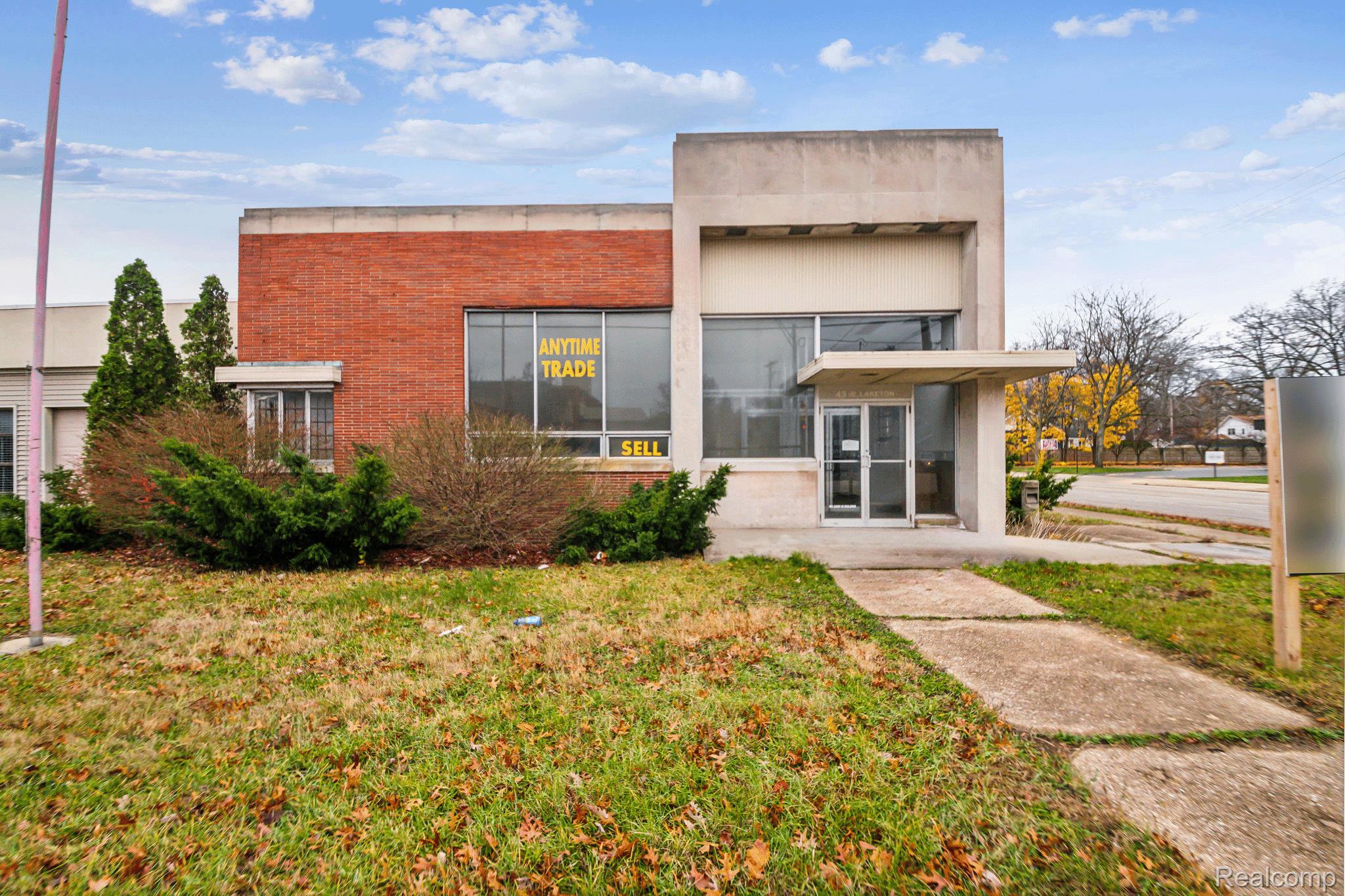 43 W Laketon Avenue Muskegon City MI 49441