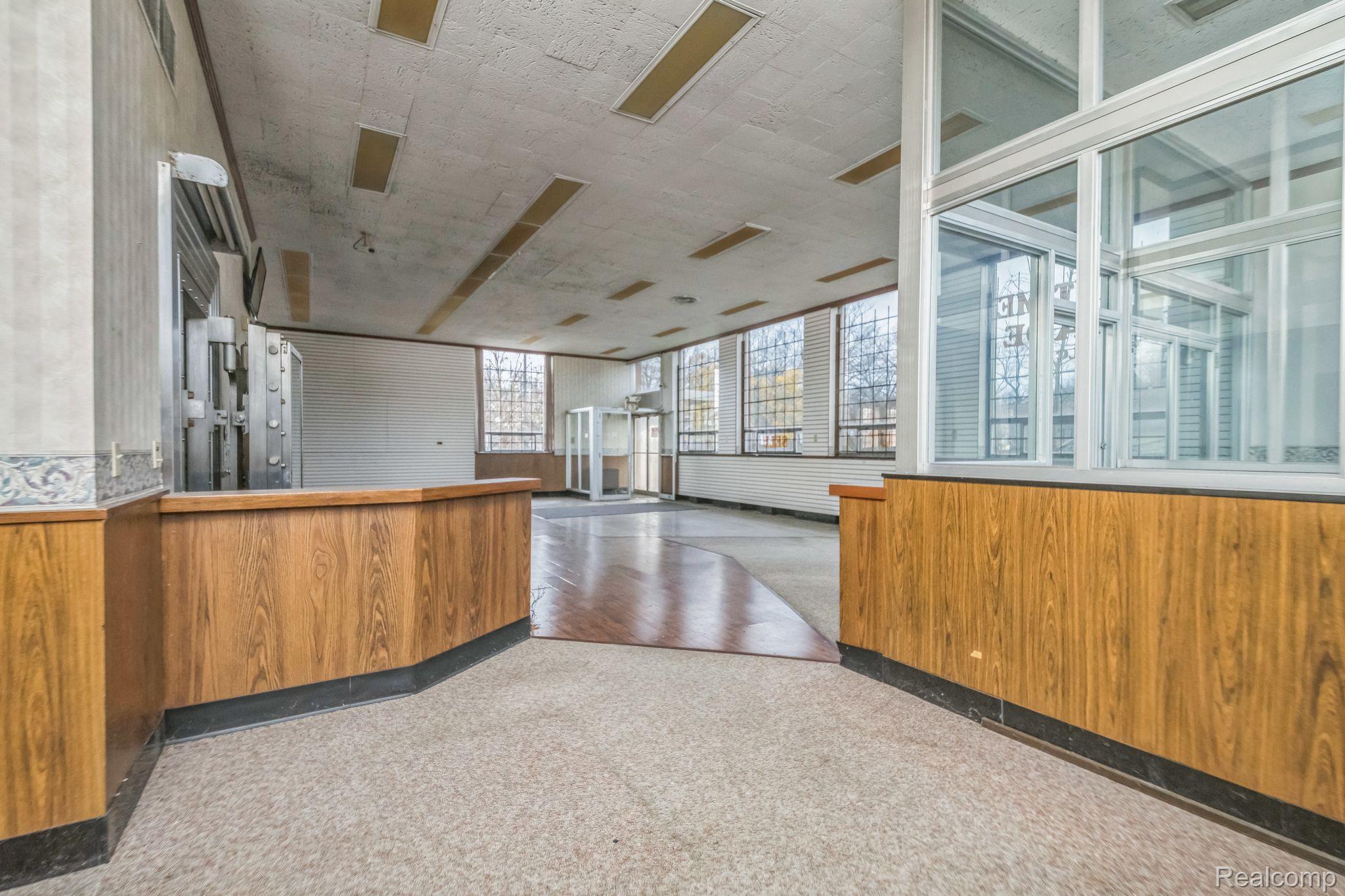 43 W Laketon Avenue Muskegon City MI 49441