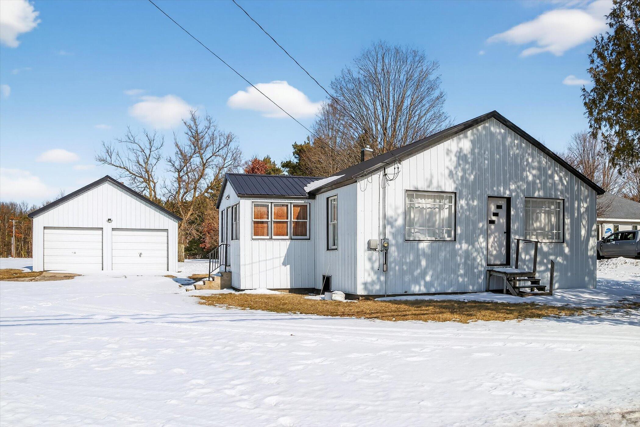 568 Shaw Street Unknown City MI 49329