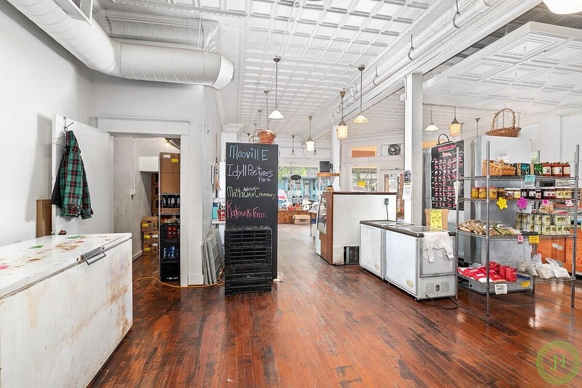 953 Fulton Street E Grand Rapids City MI 49503