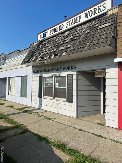 3518 Fenton Road Flint City MI 48507