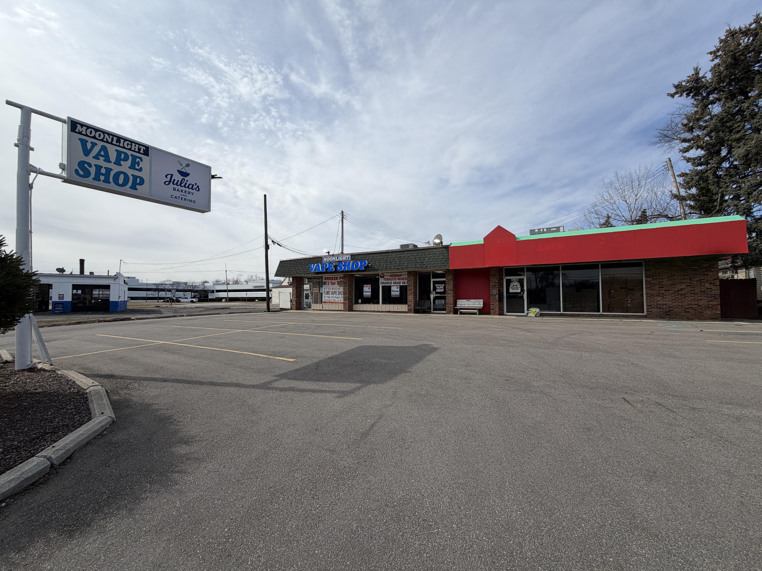 31799 Middlebelt Road Farmington Hills City MI 48334