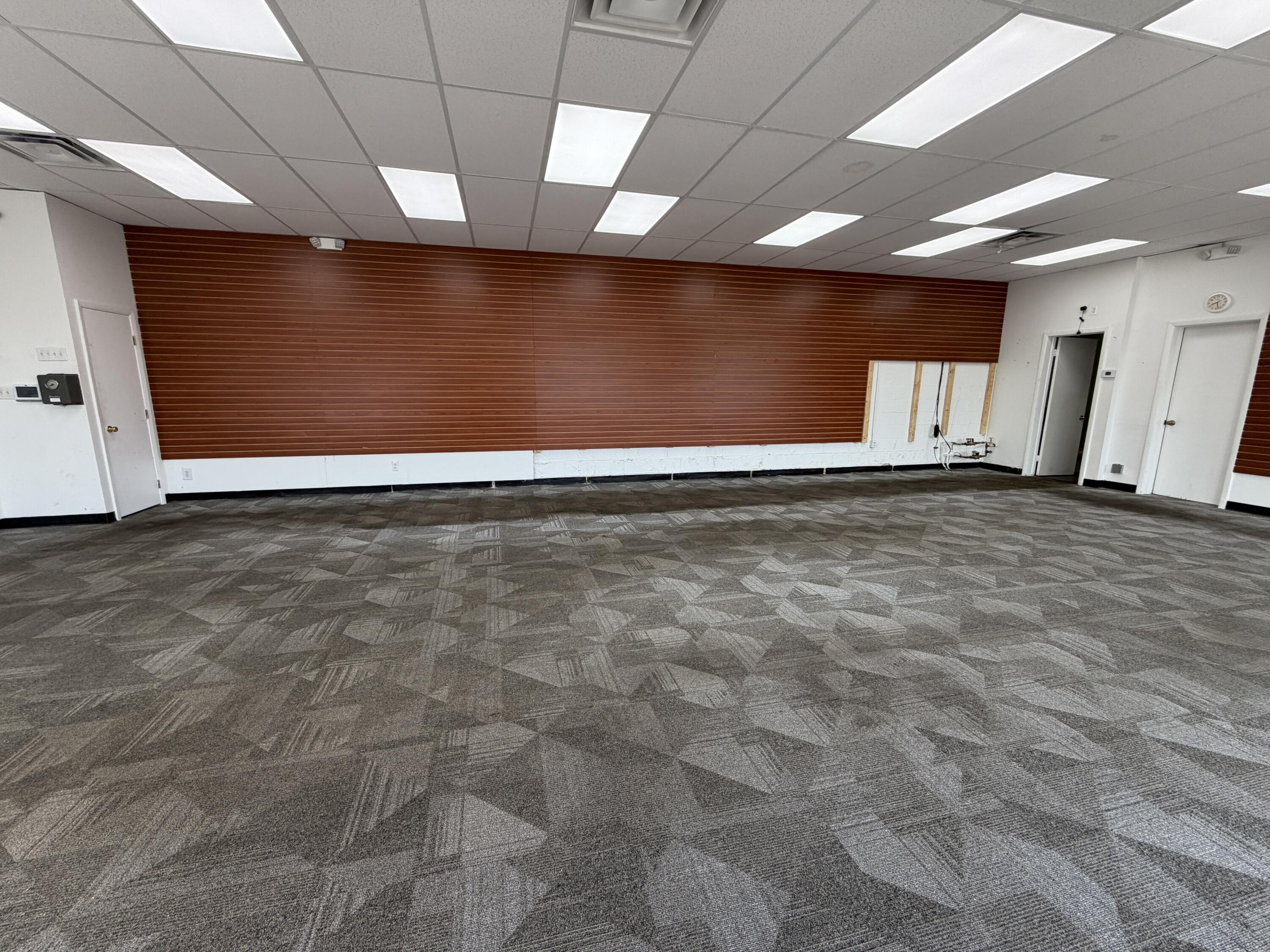 31799 Middlebelt Road Farmington Hills City MI 48334