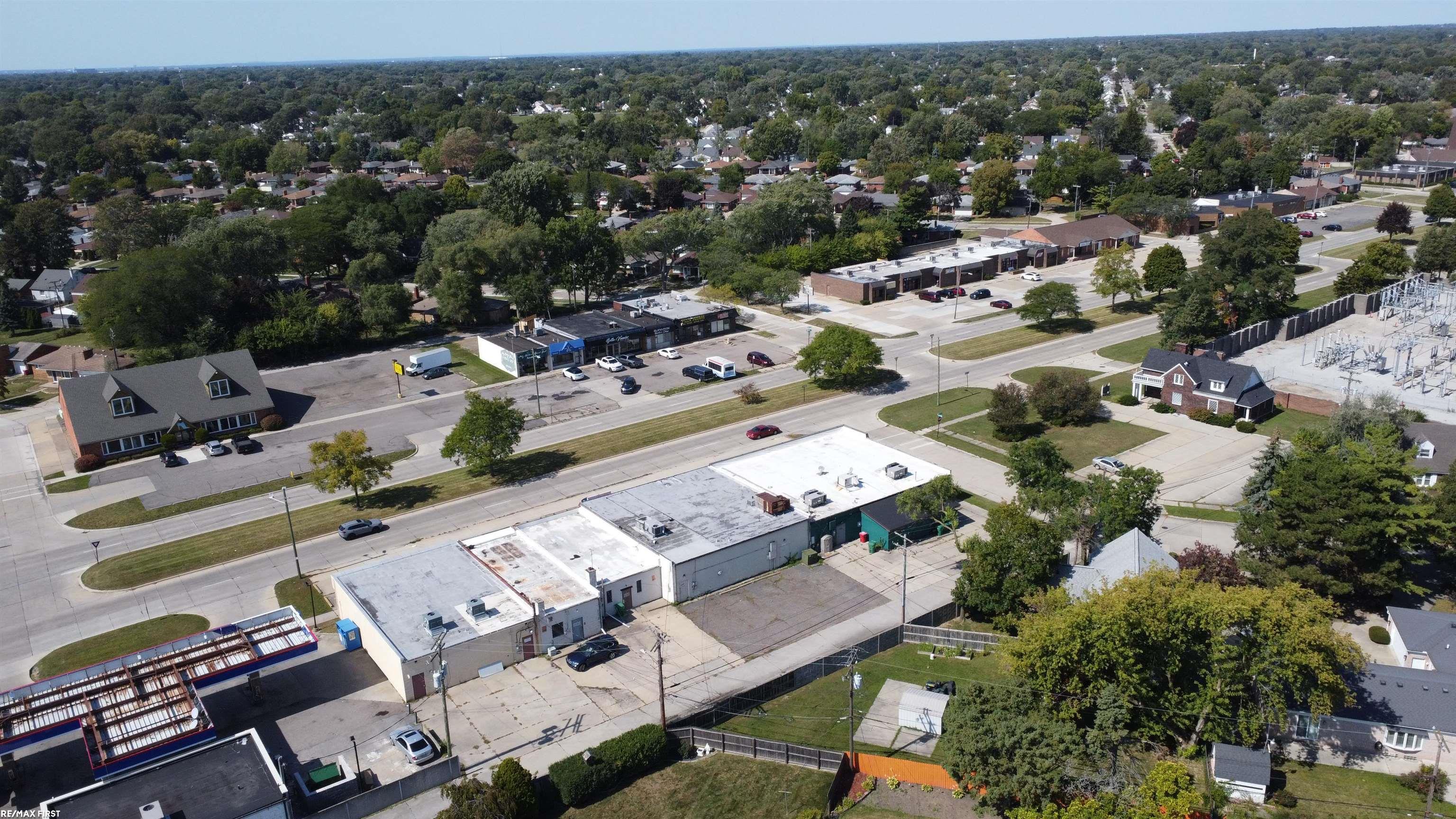 21048 Kelly Road Eastpointe City MI 48021