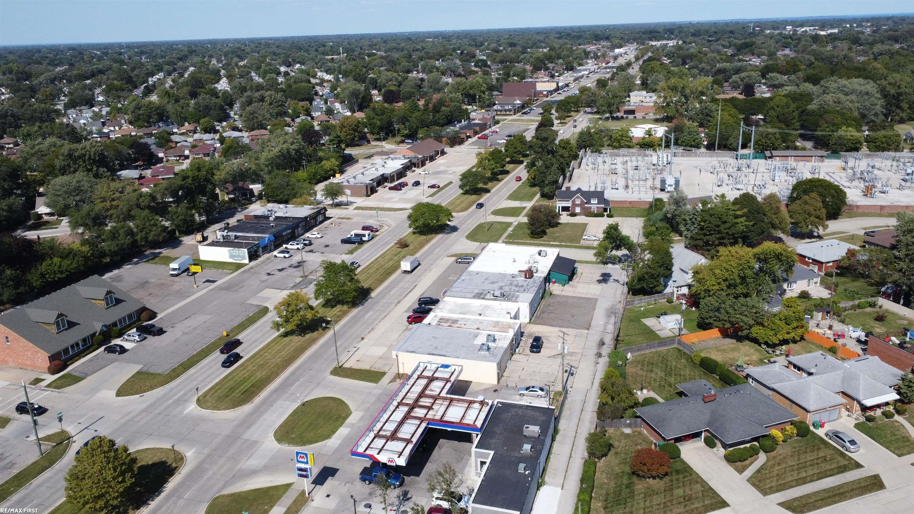 21048 Kelly Road Eastpointe City MI 48021