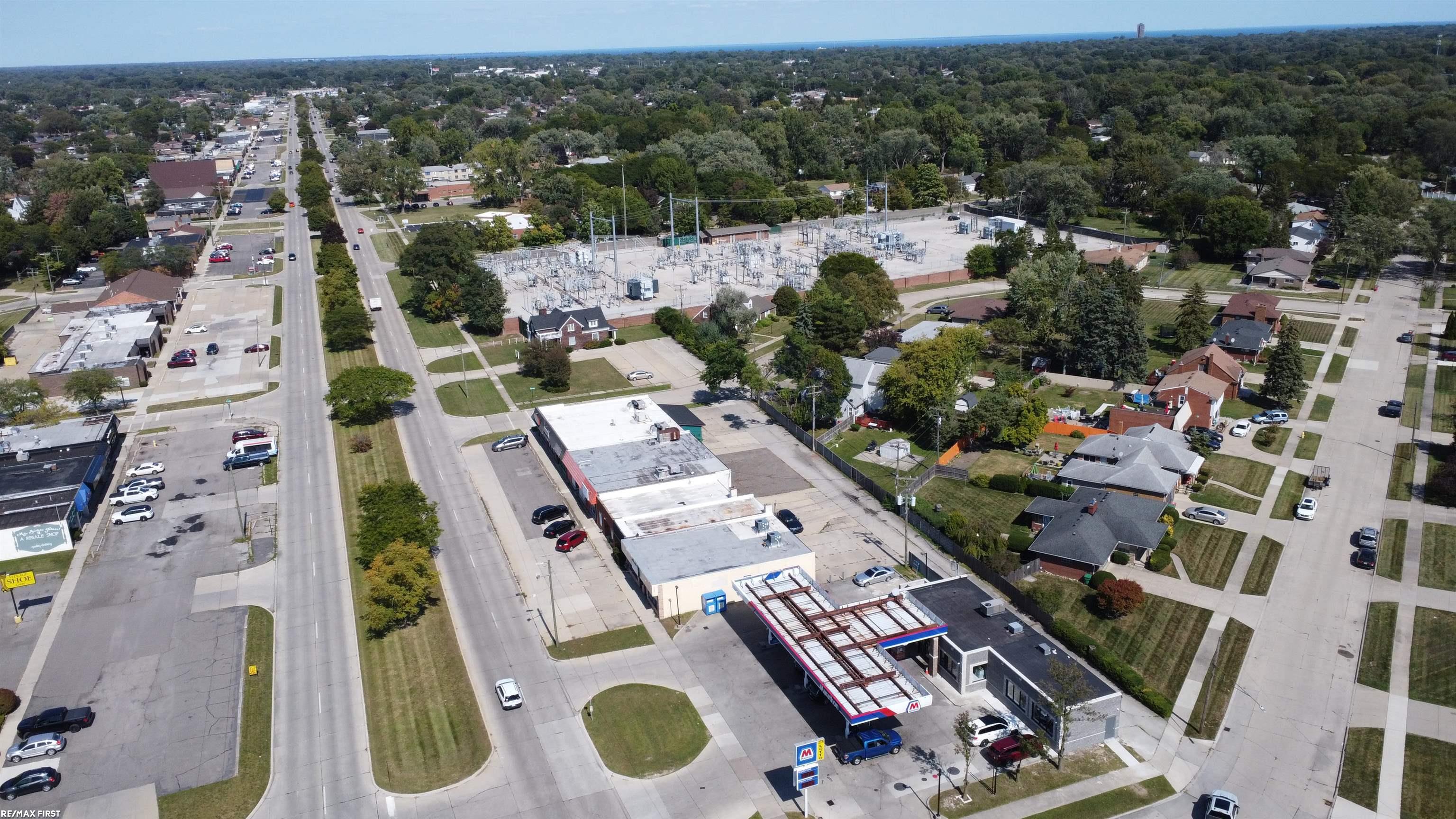 21048 Kelly Road Eastpointe City MI 48021