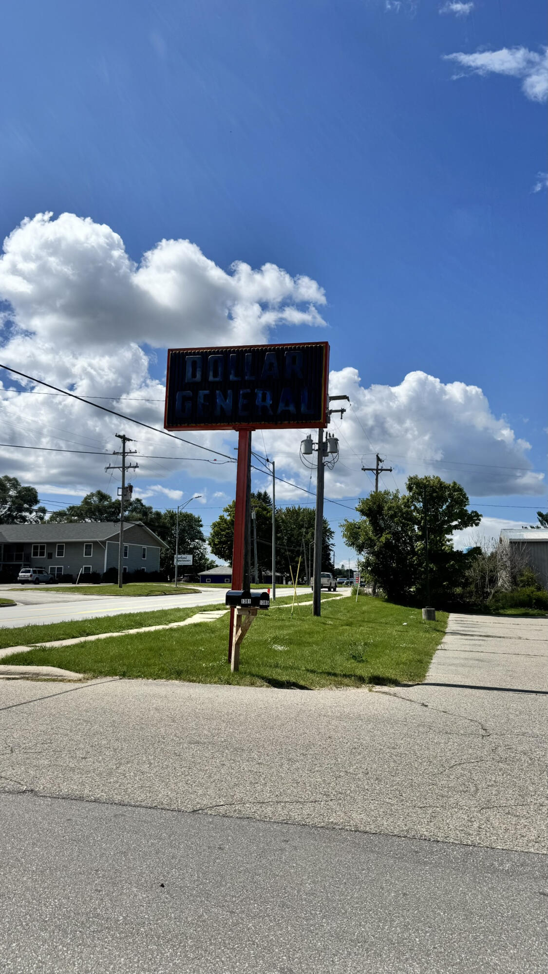 1381 E Main Street Edmore Village MI 48829