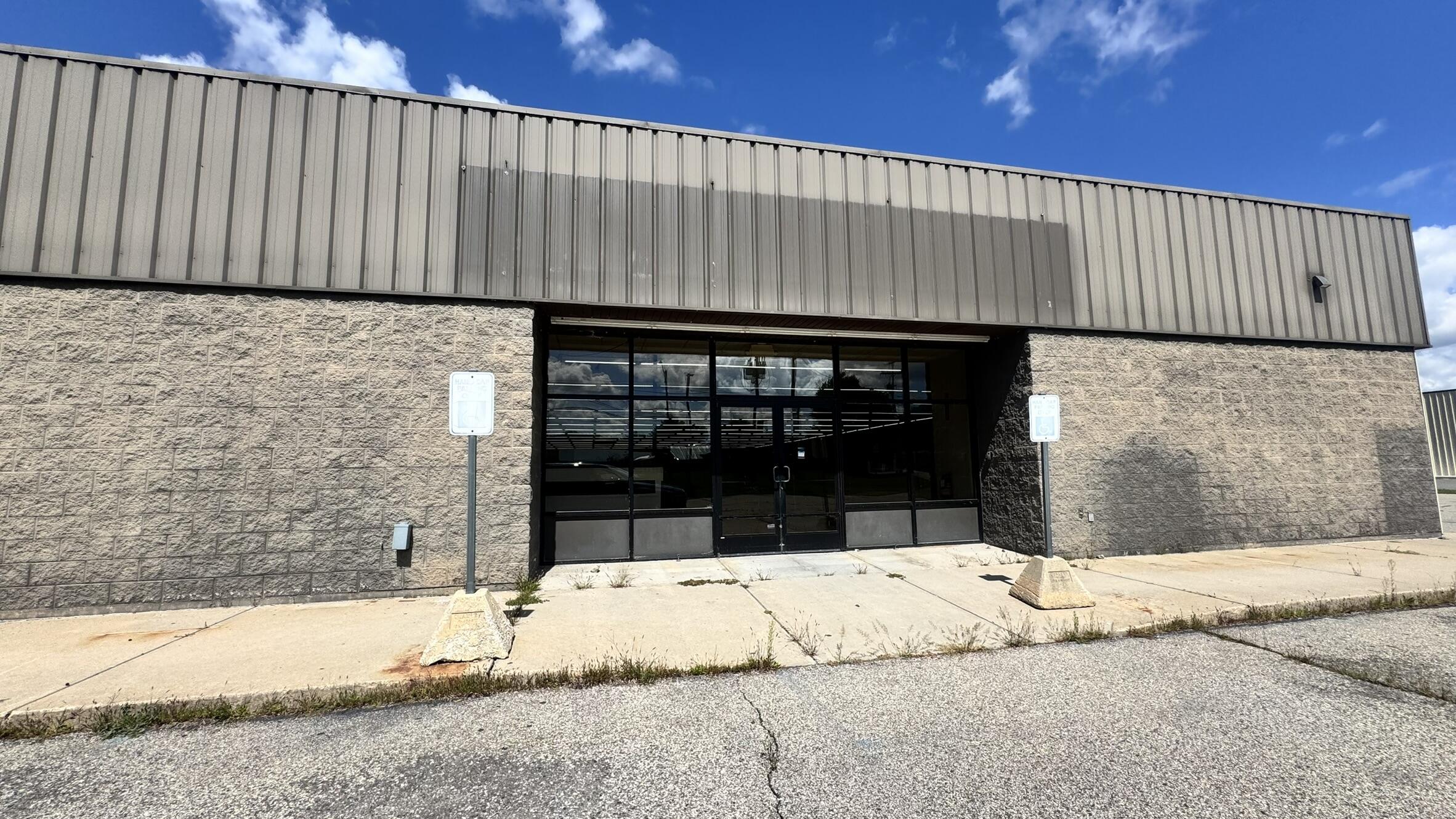1381 E Main Street Edmore Village MI 48829