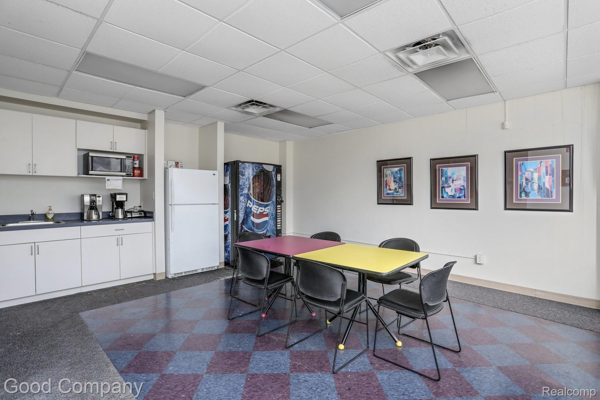 965 E Jefferson Avenue Detroit City MI 48207