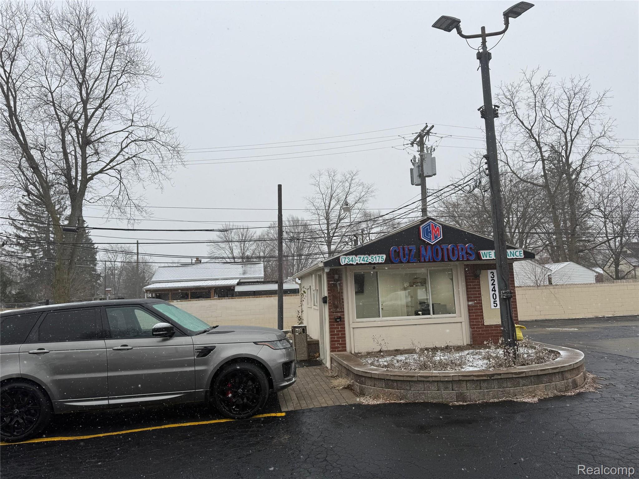 32405 Ford Road Garden City City MI 48135