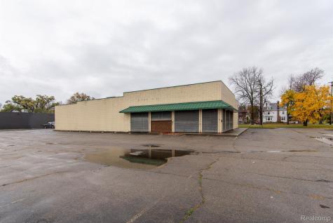 1115 E Genesee Avenue Saginaw City MI 48607