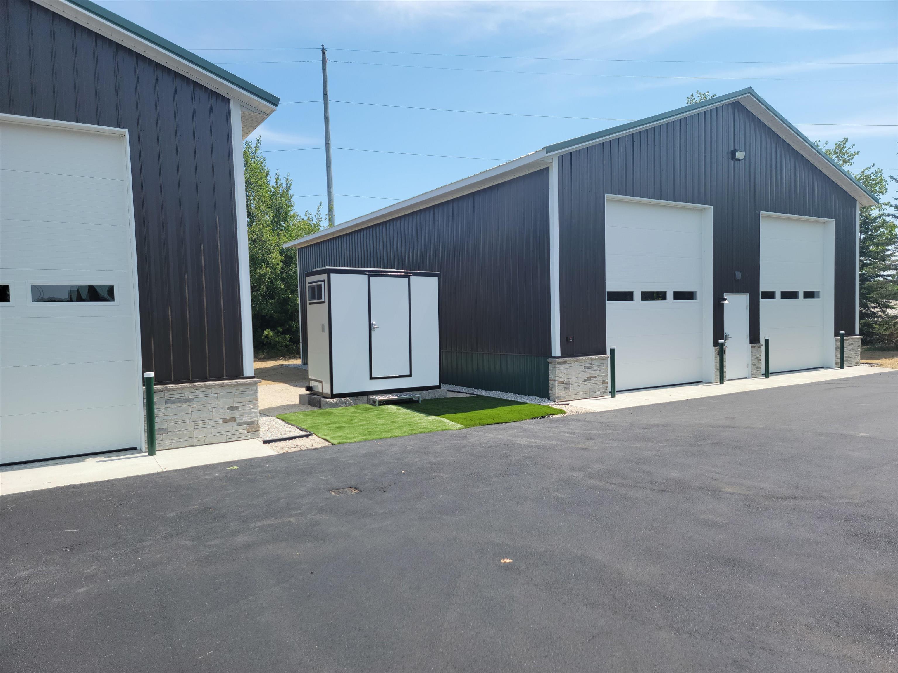 3032 Luxury Barn Lane Blair Township MI 49685