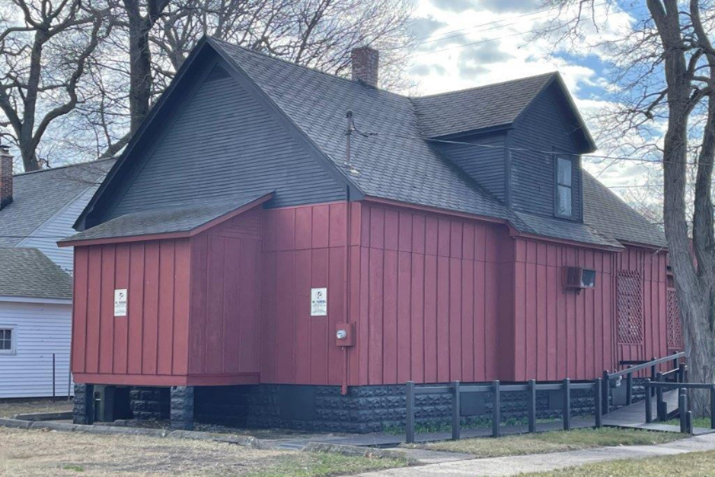 1258 E Apple Avenue Muskegon City MI 49442
