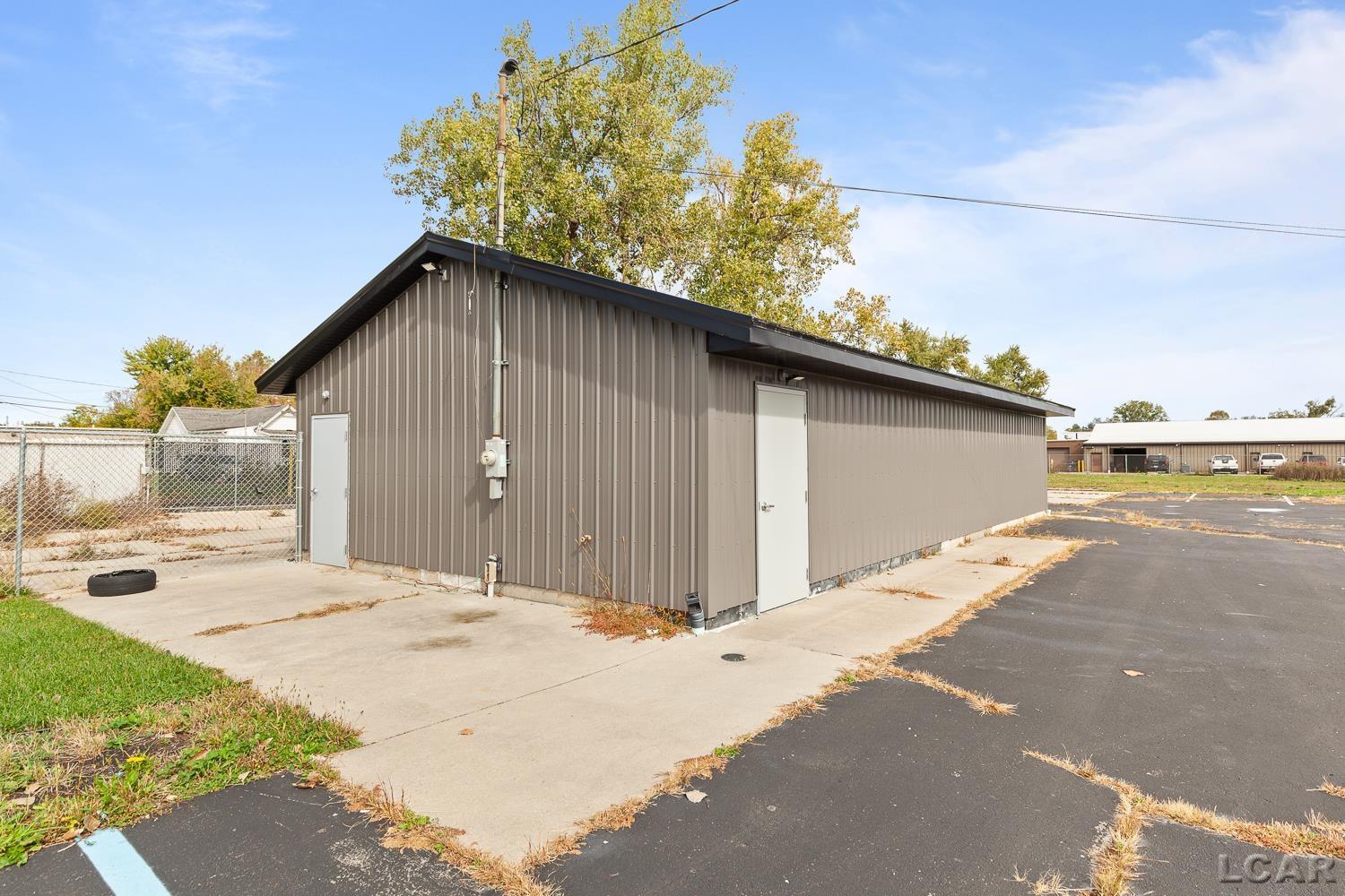 1105 E Beecher Street Adrian City MI 49221