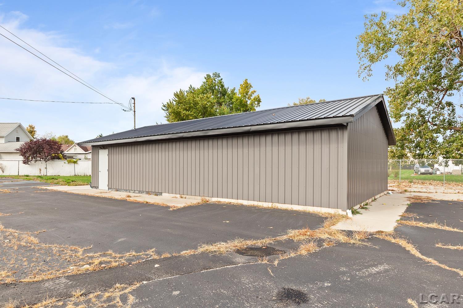 1105 E Beecher Street Adrian City MI 49221