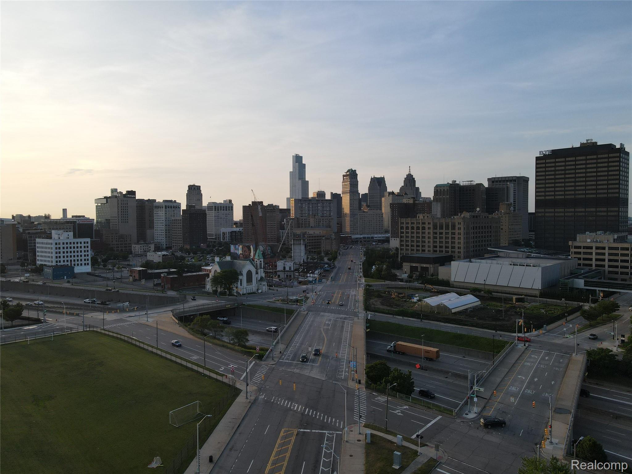 828 W Fisher Freeway Detroit City MI 48201