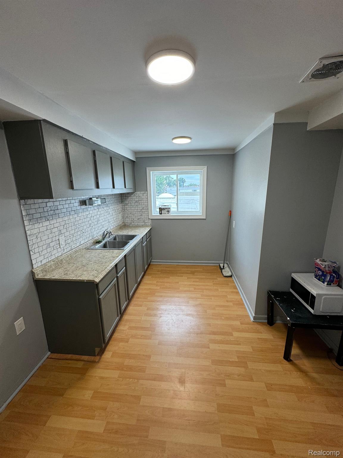 3170 Fort Street Lincoln Park City MI 48146