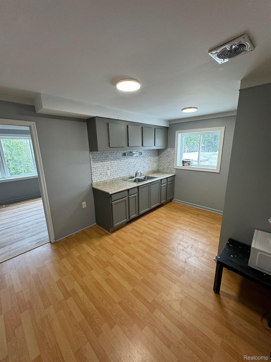3170 Fort Street Lincoln Park City MI 48146