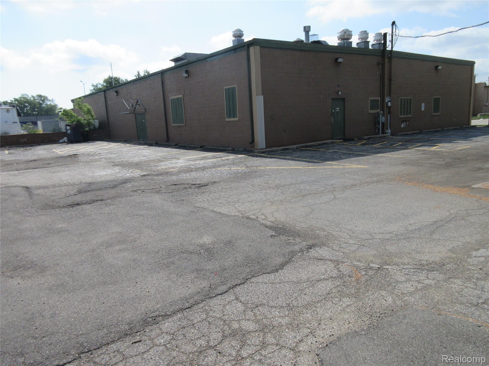 24611 Gratiot Avenue Eastpointe City MI 48021