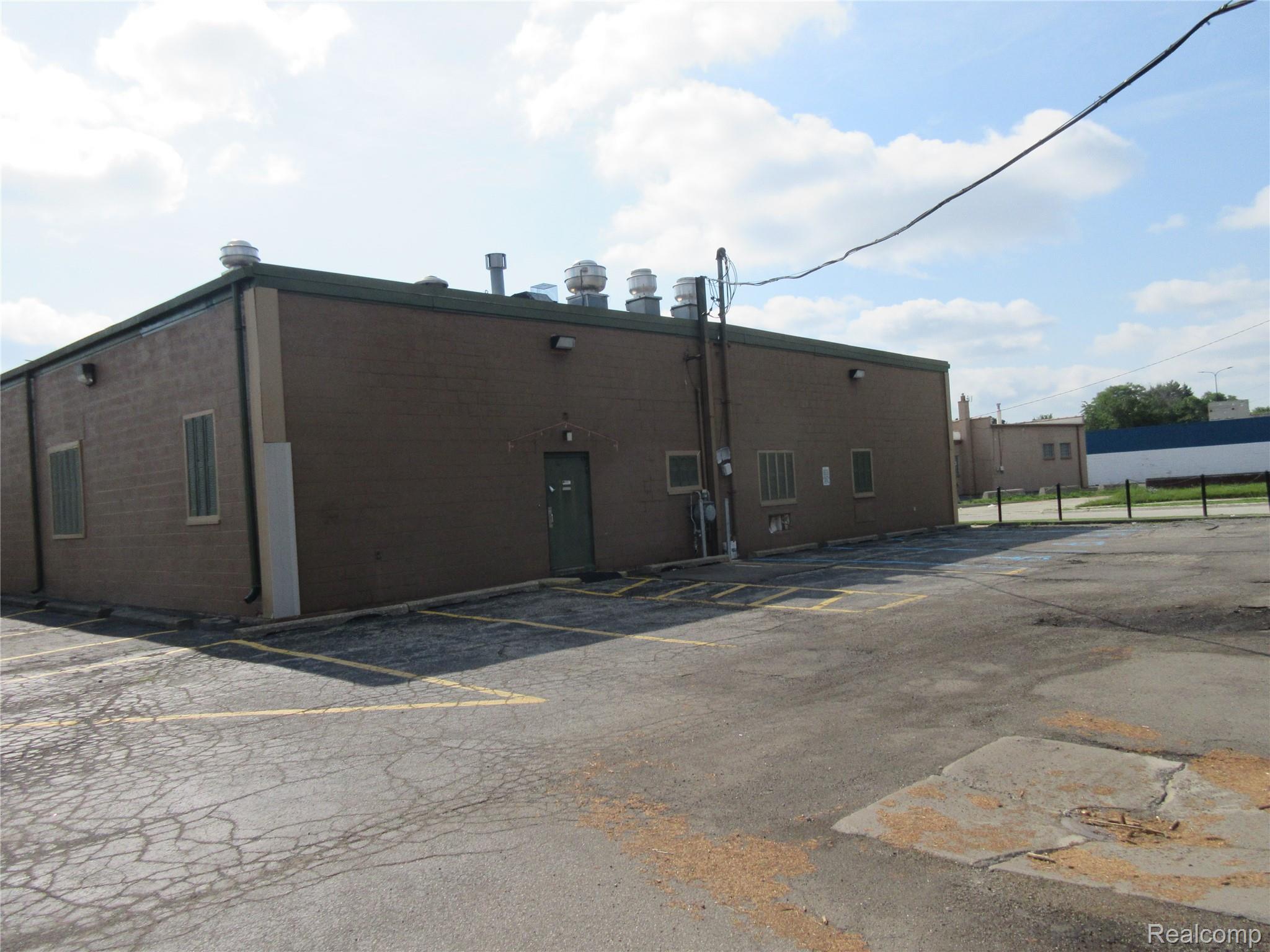 24611 Gratiot Avenue Eastpointe City MI 48021