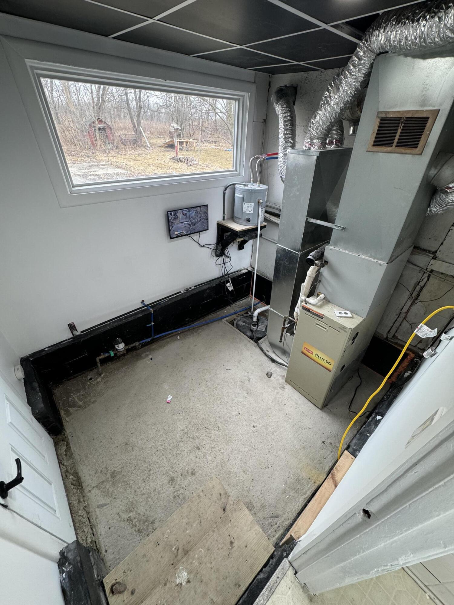 6921 Middlebelt Road Romulus City MI 48174