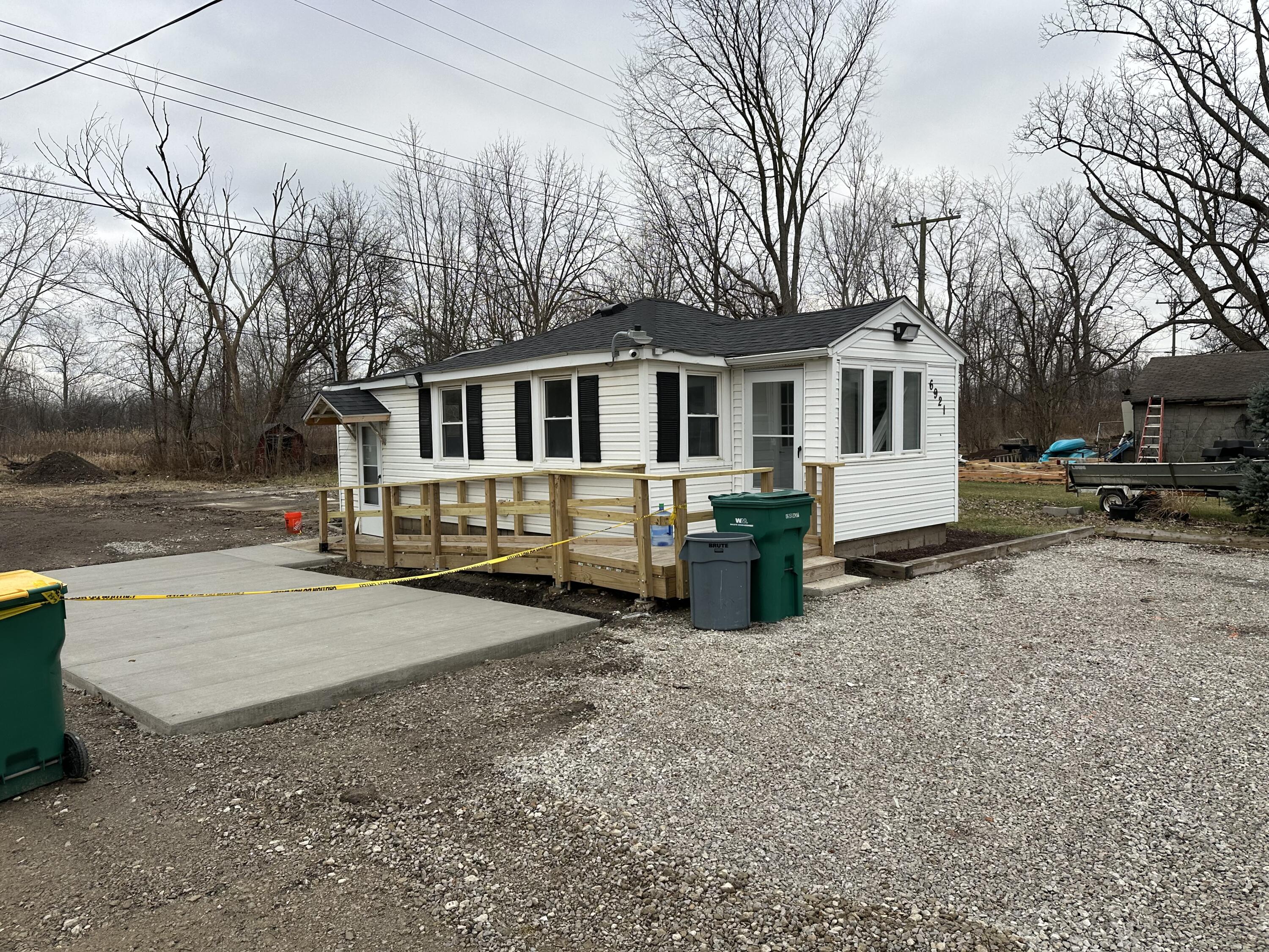 6921 Middlebelt Road Romulus City MI 48174