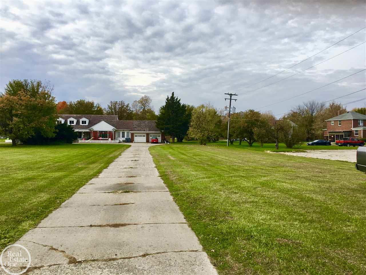 45729 Gratiot Avenue Macomb Township MI 48042